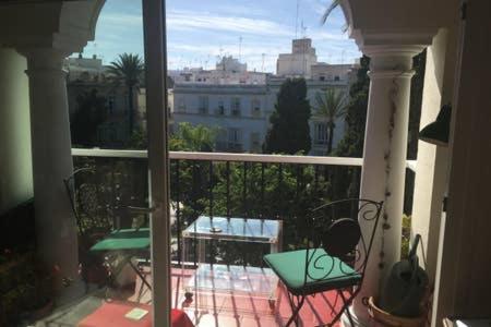 Homestay En Plaza Candelaria, Casco Antiguo Cadix Extérieur photo